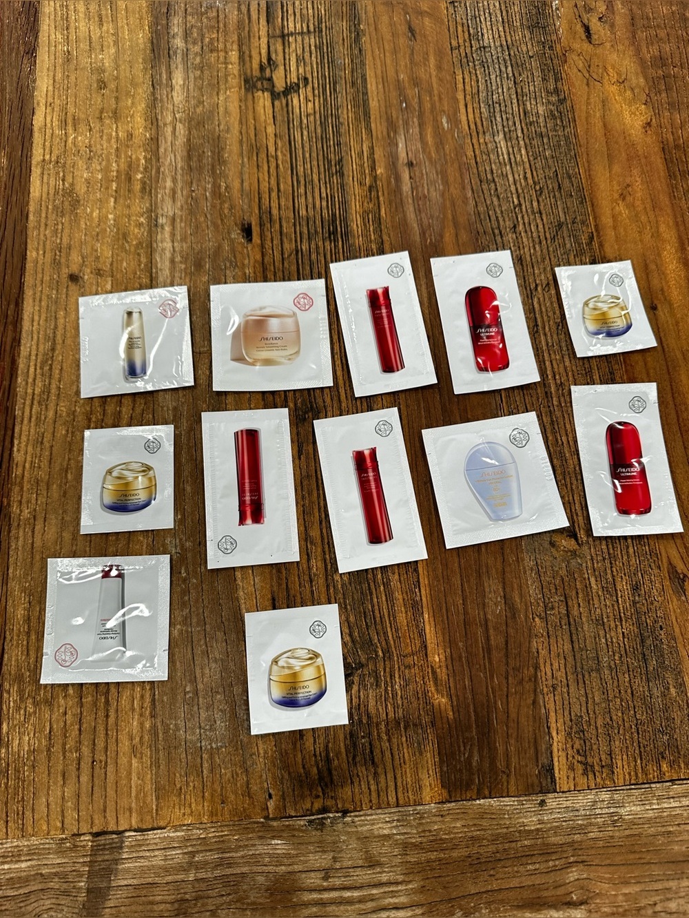 Shiseido Skincare Sample Sachets in Red, Gold & White - Picture 1 of 5